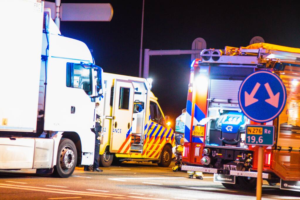 Persoon gewond bij botsing tussen twee auto's