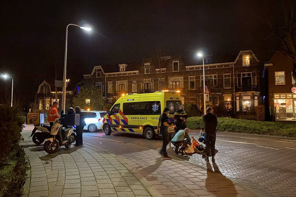 Maaltijdbezorger gewond na val met scooter