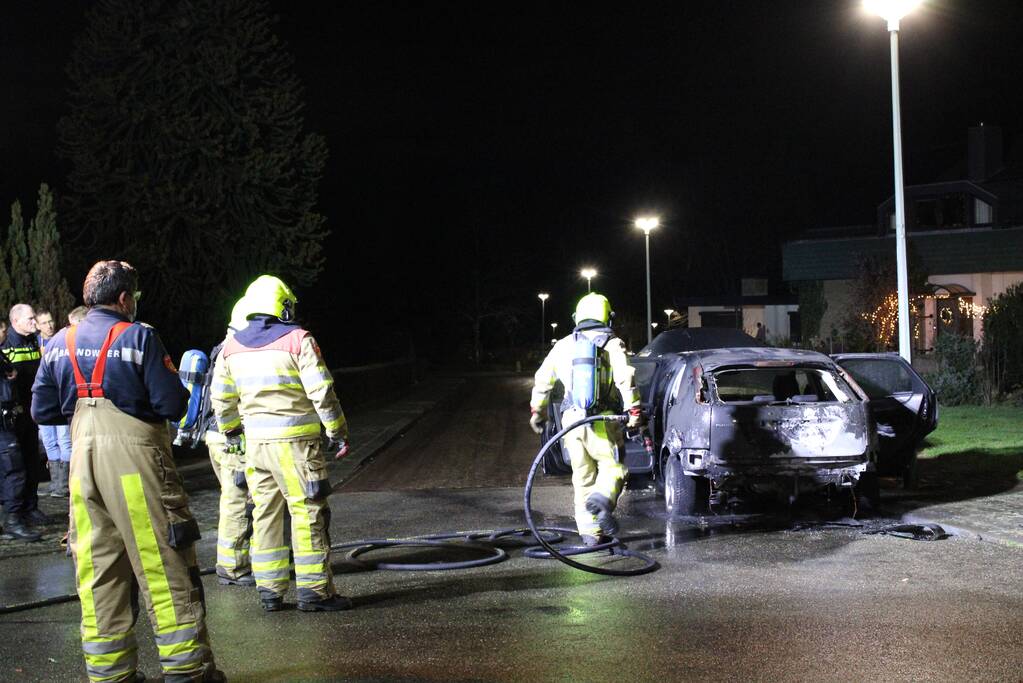 Auto verwoest door brand