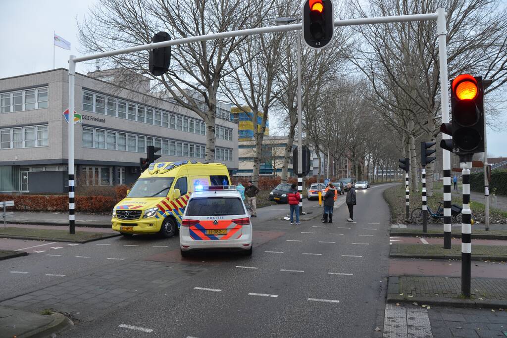 Overstekende fietser aangereden door auto