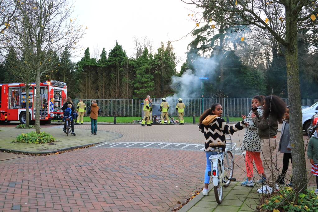 Papiercontainer in brand