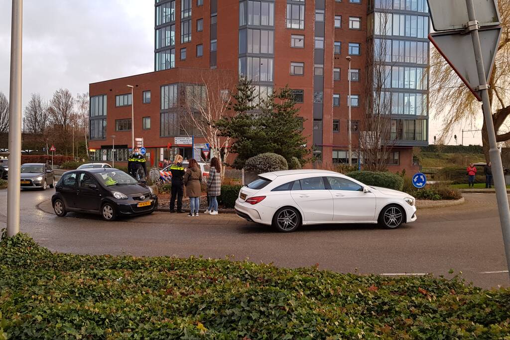 Verkeersongeval op rotonde