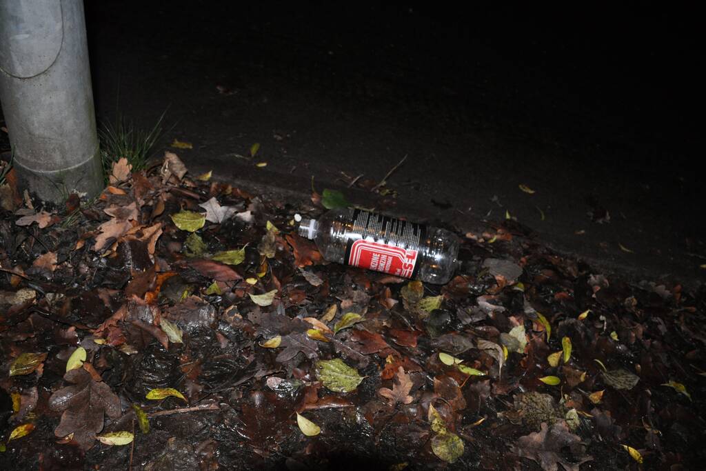 Auto mogelijk aangestoken bij autobedrijf Metz