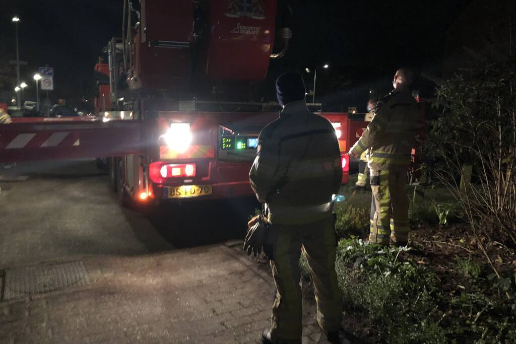 Kat valt van schrik in schoorsteenpijp