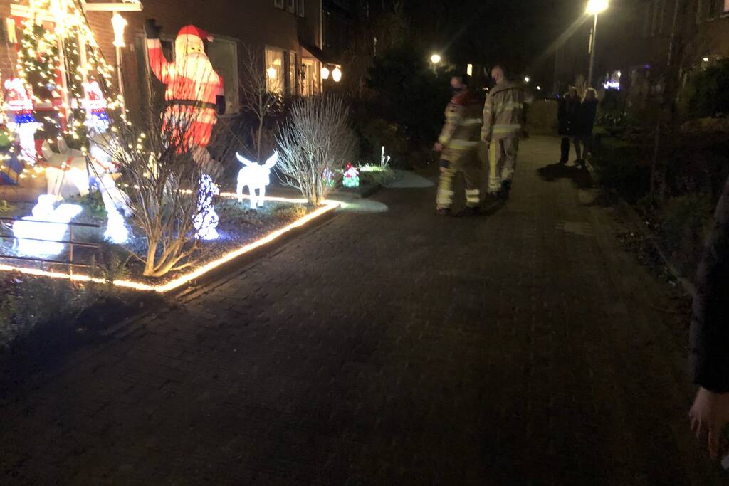 Kat valt van schrik in schoorsteenpijp