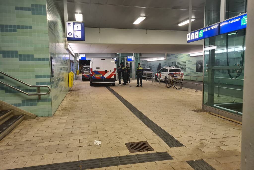Politie doet meerdere aanhoudingen op NS-station