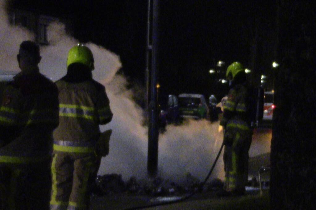 Aantal zaken plastic in brand