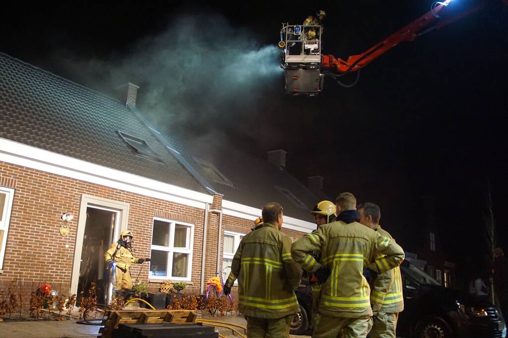 Veel rook bij brand in woning
