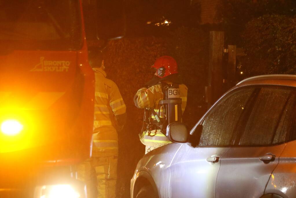 Brand in schoorsteen van woning