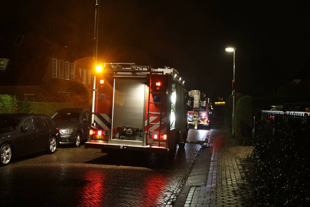Brand in schoorsteen van woning