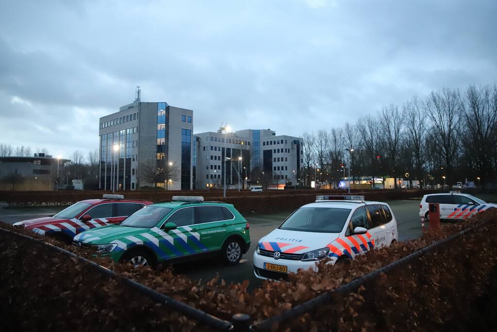 Appartementencomplex vol rook door brand