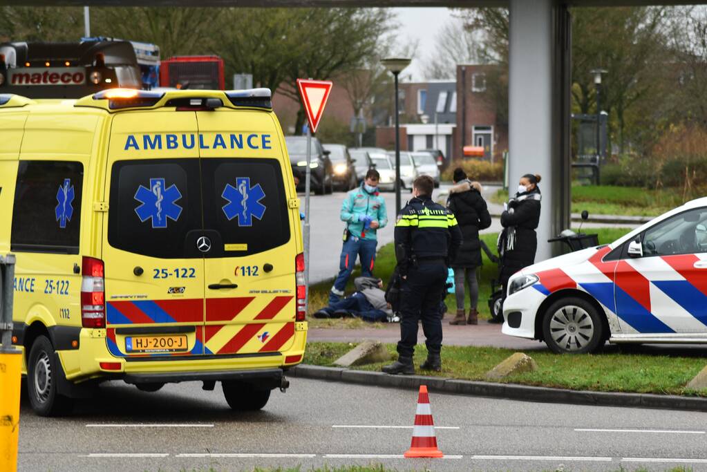 Persoon op scootmobiel aangereden