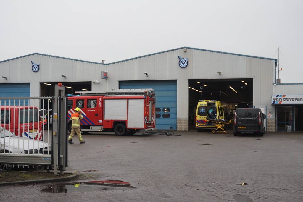 Explosie in loods Touringcarbedrijf Van Oeveren