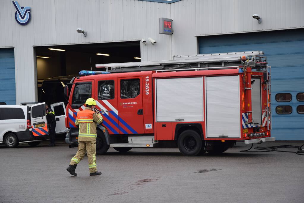 Explosie in loods Touringcarbedrijf Van Oeveren