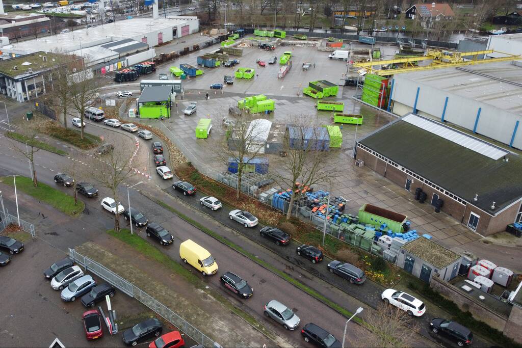 Mega drukte bij ROVA Milieubrengstation tijdens lockdown