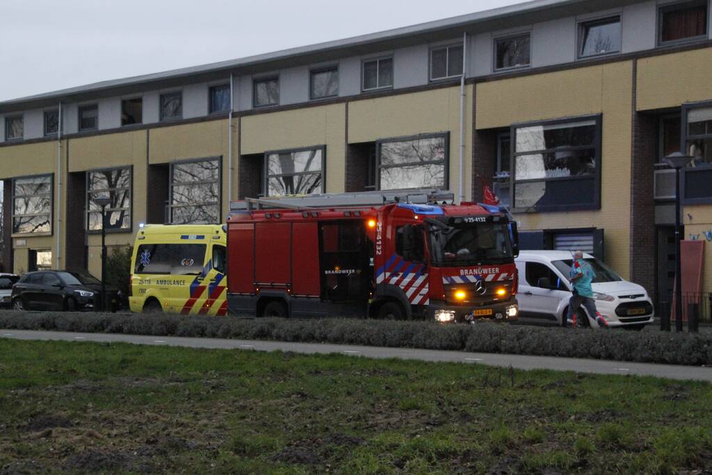 Vrouw gewond na val in woning