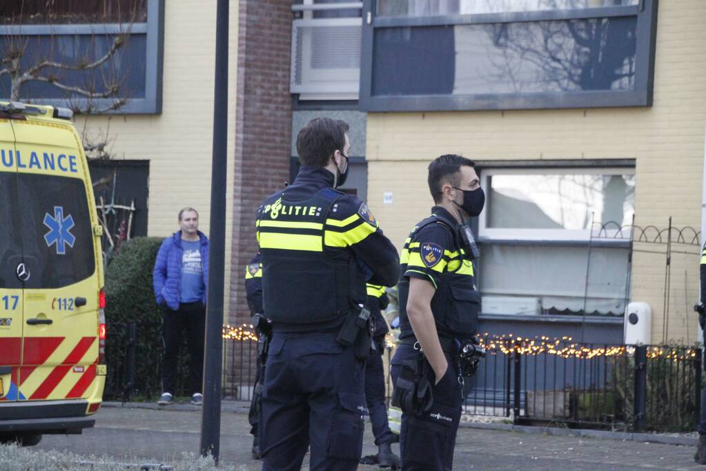Vrouw gewond na val in woning