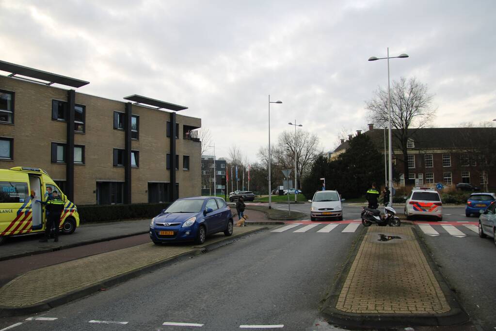 Scooterrijder gewond bij botsing met auto