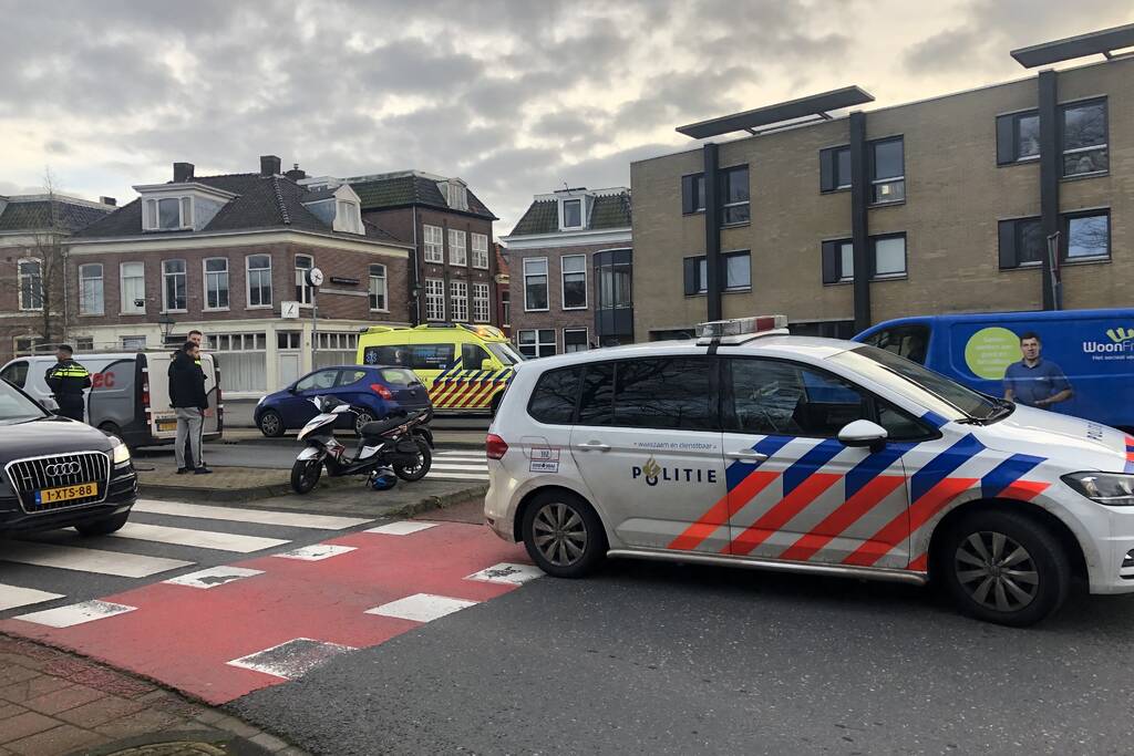 Scooterrijder gewond bij botsing met auto