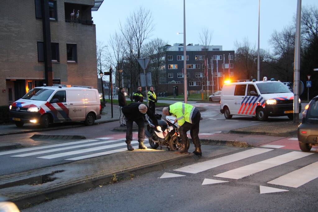 Scooterrijder gewond bij botsing met auto