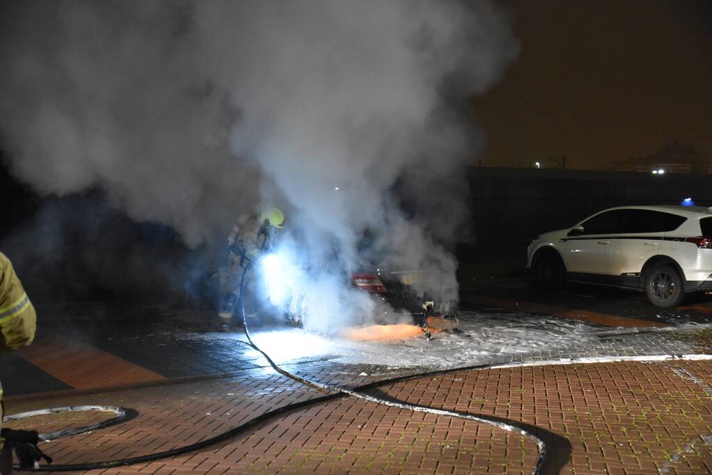 Auto verwoest door brand