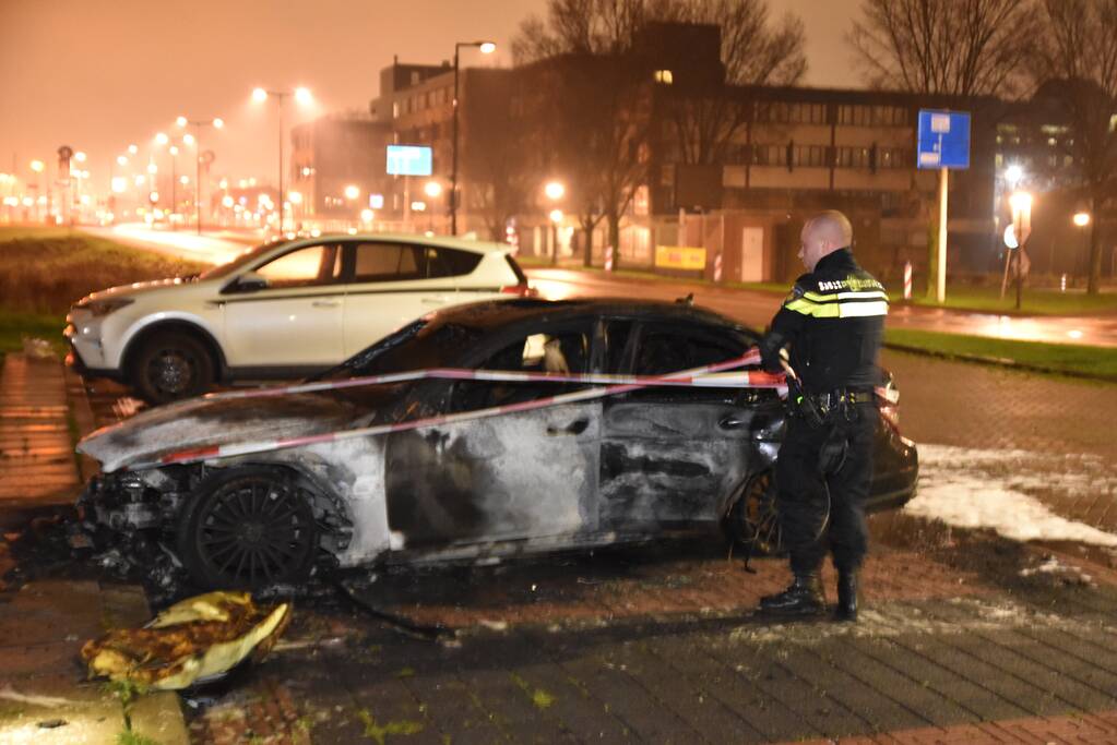 Auto verwoest door brand