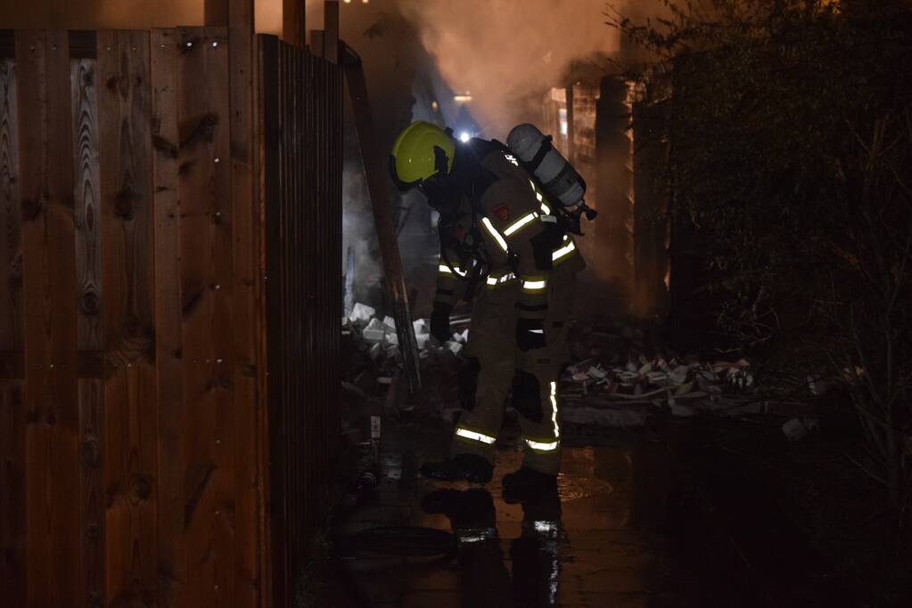 Flinke brand in schuur na explosie