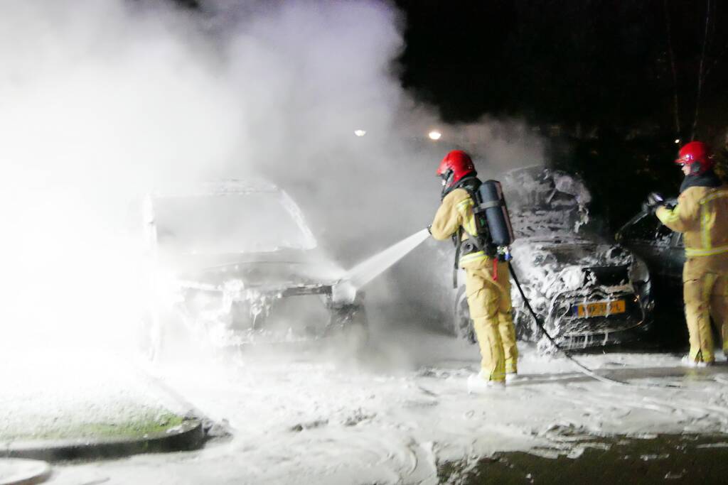 Auto gaat in vlammen op
