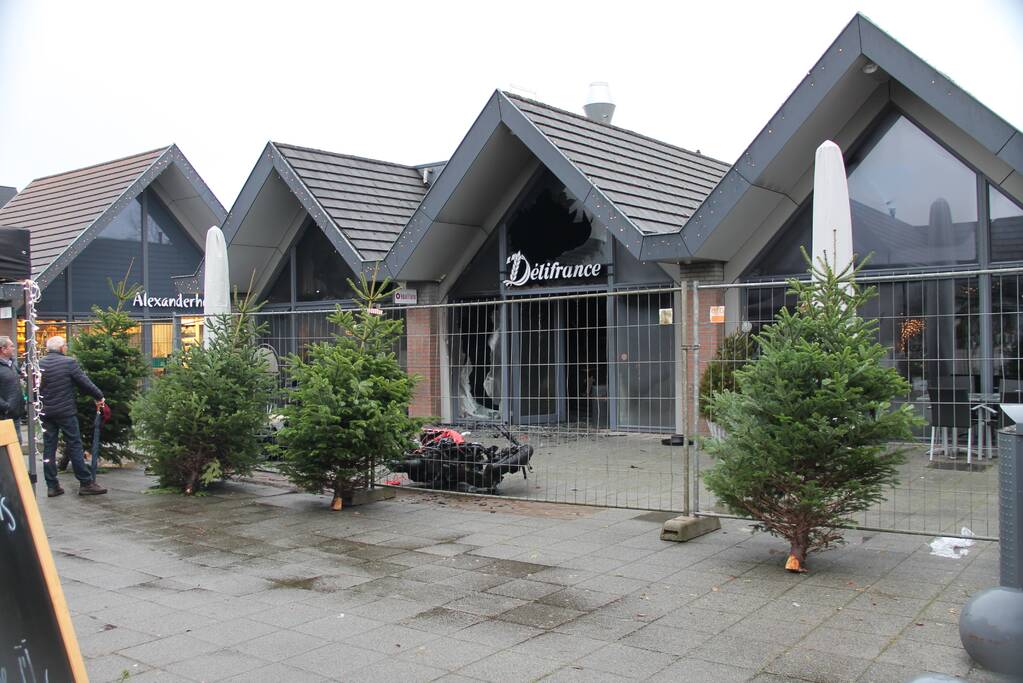 Recherche en brandweer doen onderzoek bij Kwalitaria Délifrance