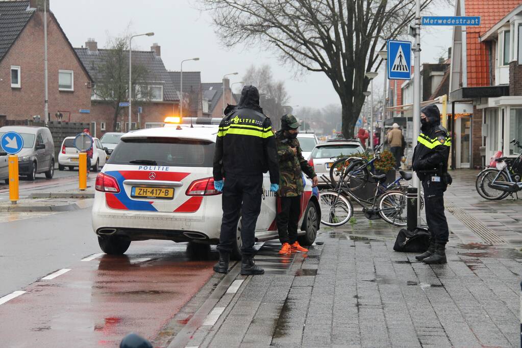 Man aangehouden door agenten