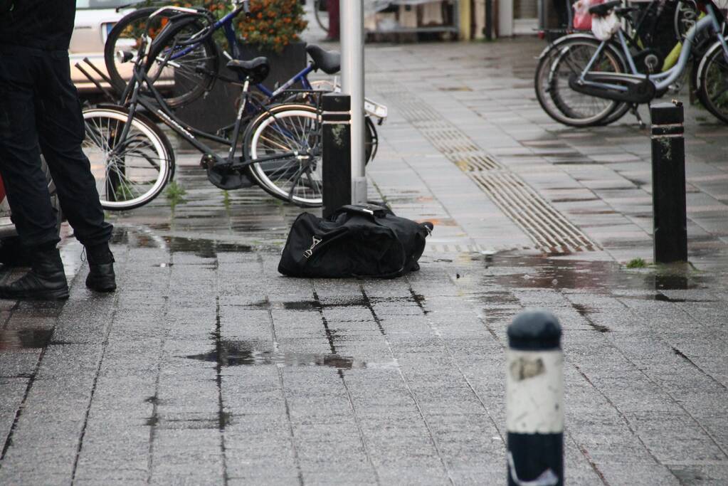 Man aangehouden door agenten