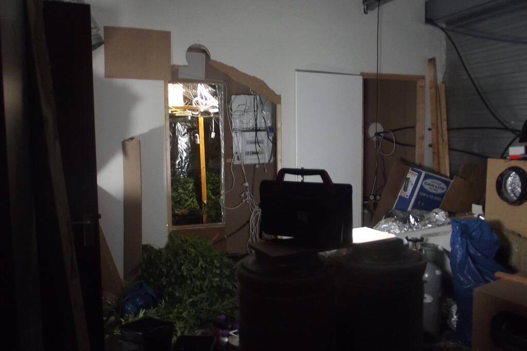 Mogelijke hennepkwekerij aangetroffen in bedrijfspand