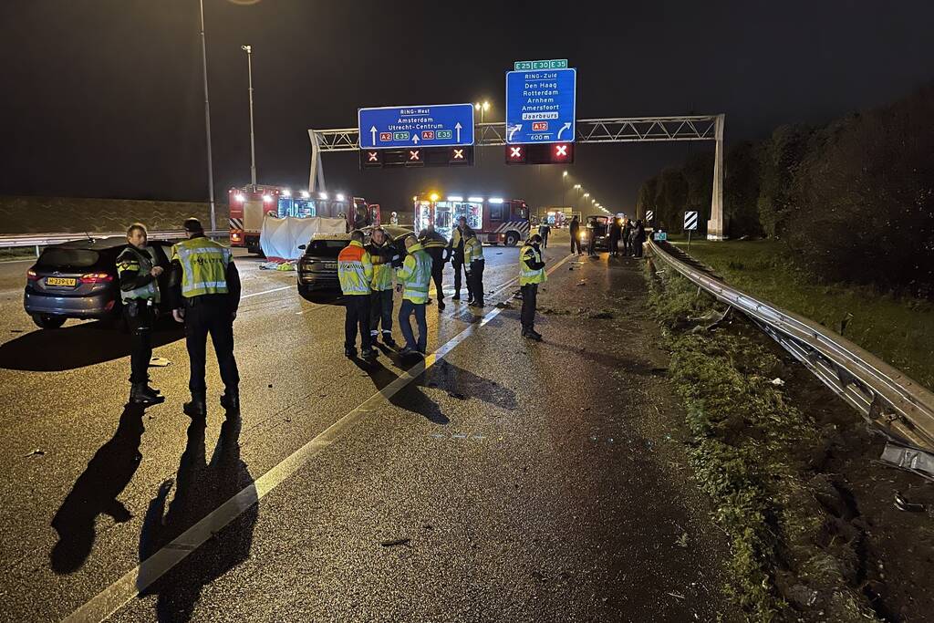 Vrouw omgekomen bij groot ongeval op snelweg