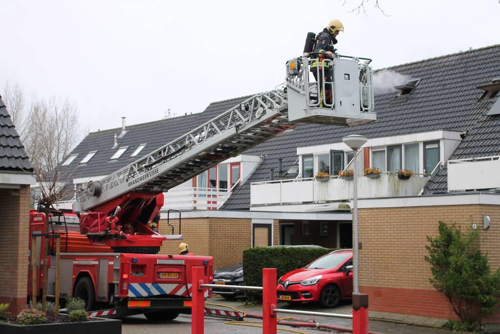 Flinke brand op zolder van woning