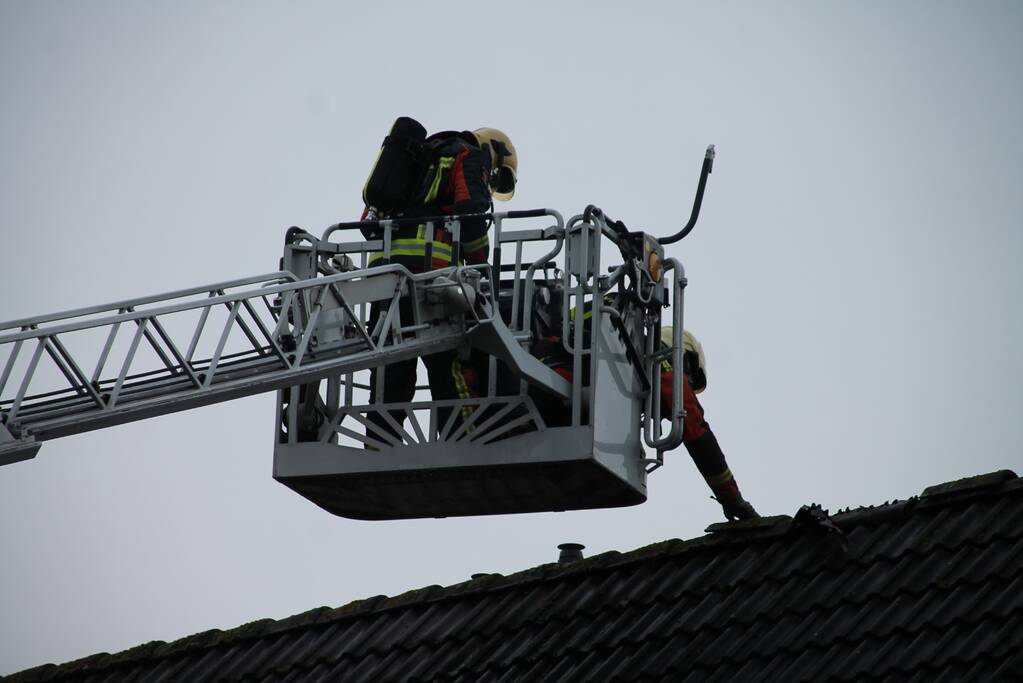 Flinke brand op zolder van woning