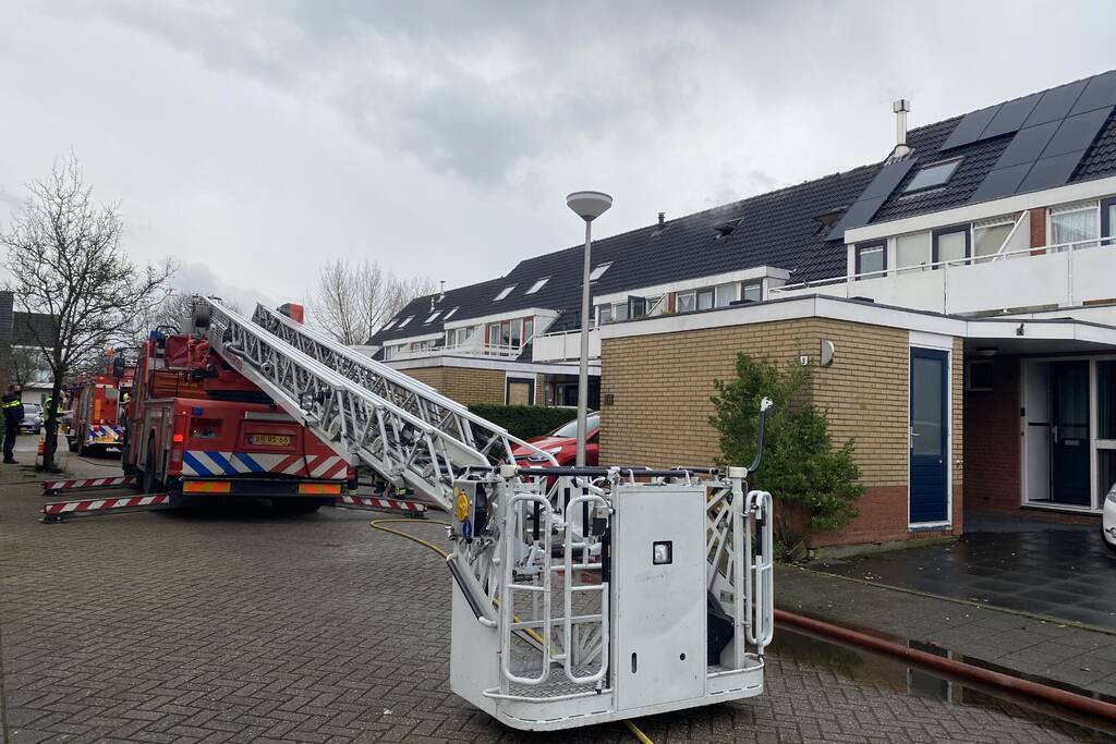 Flinke brand op zolder van woning