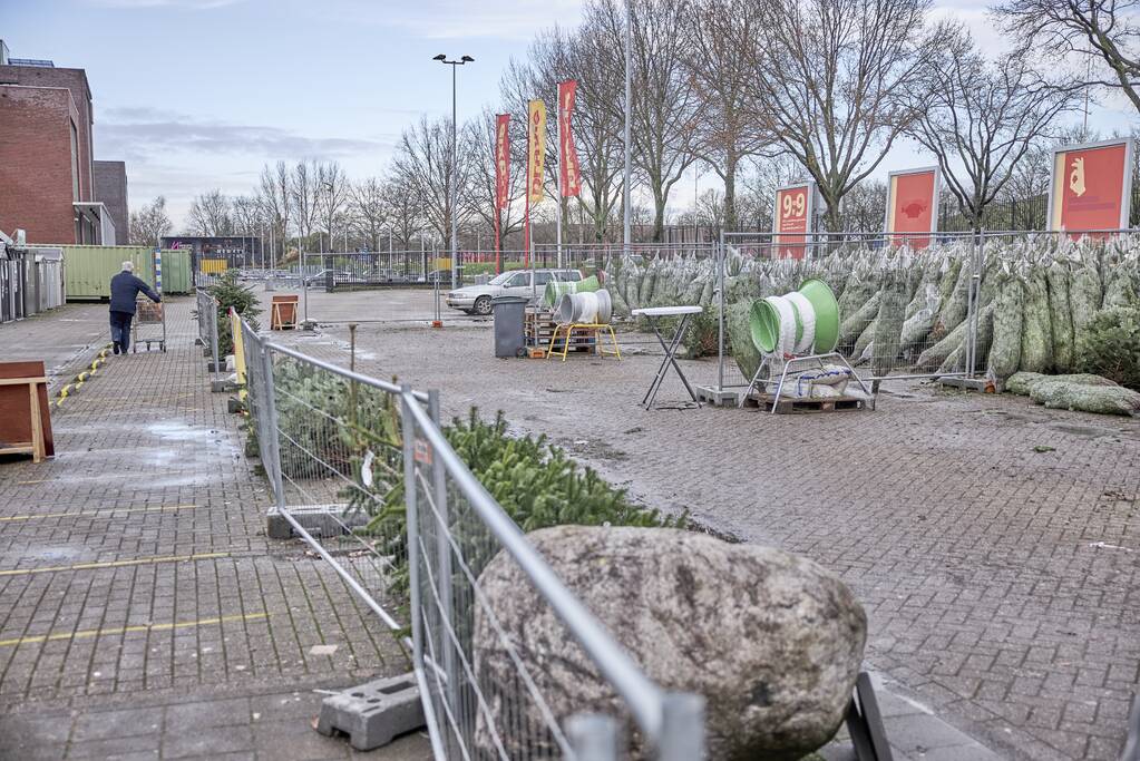 Op de valreep een kerstboom scoren