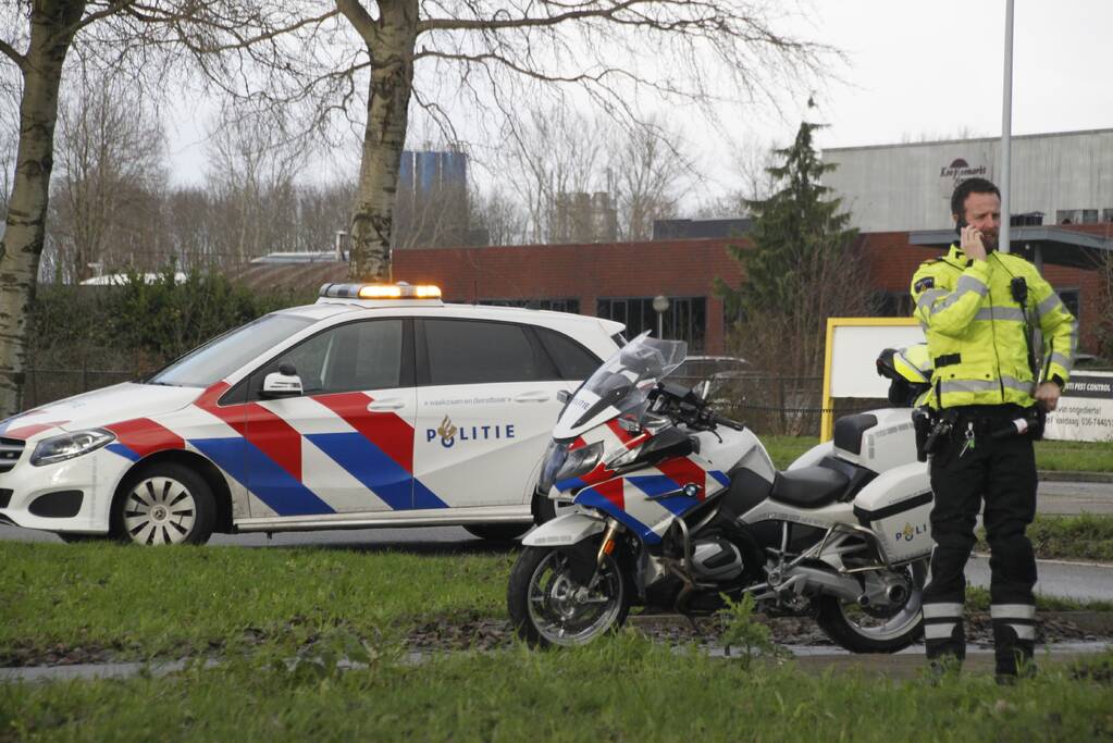 Bushok sneuveld na botsing tussen twee auto's