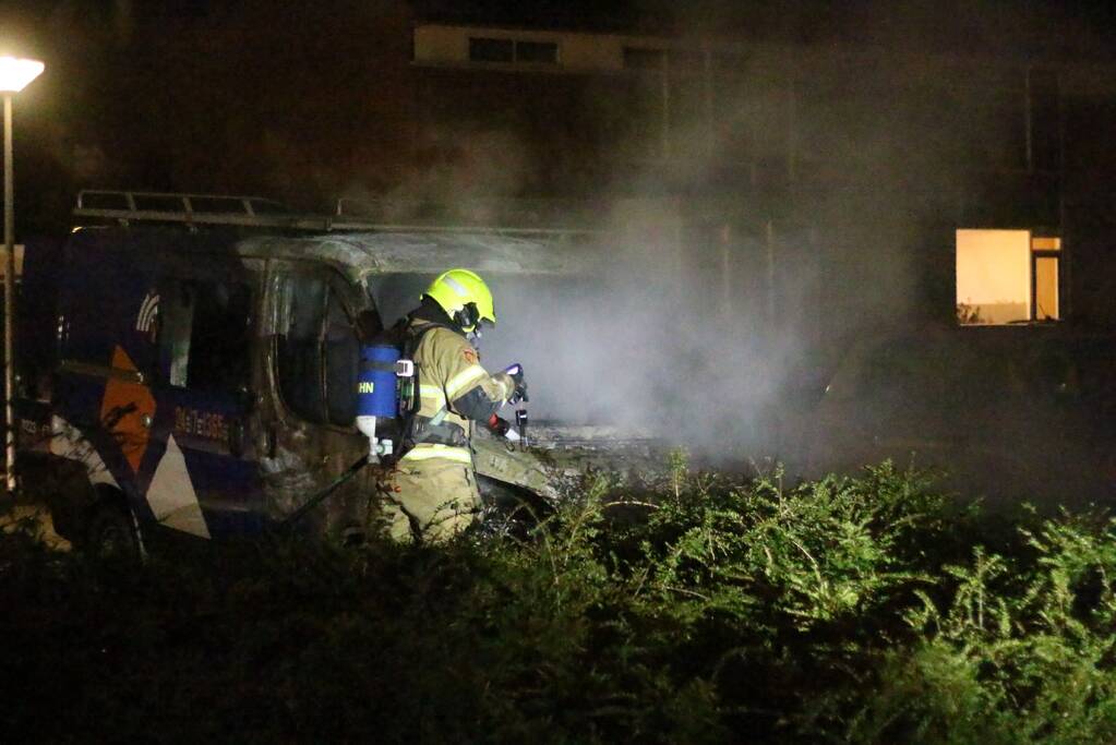 Bestelbus Gaat in vlammen op