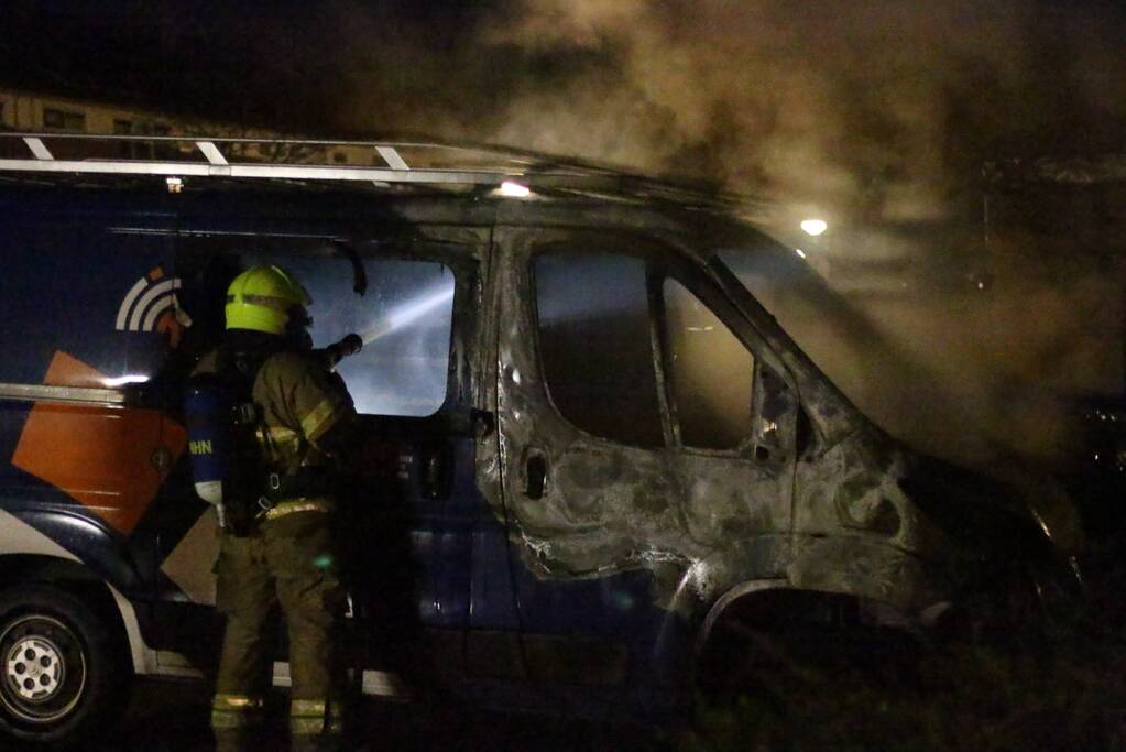 Bestelbus Gaat in vlammen op