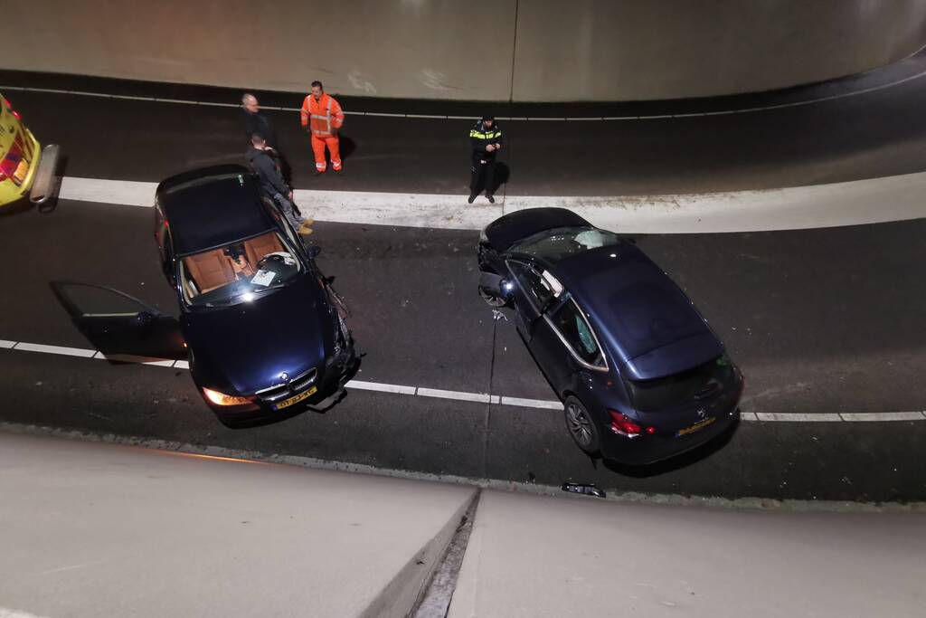 Veel schade bij ongeval tussen twee auto's