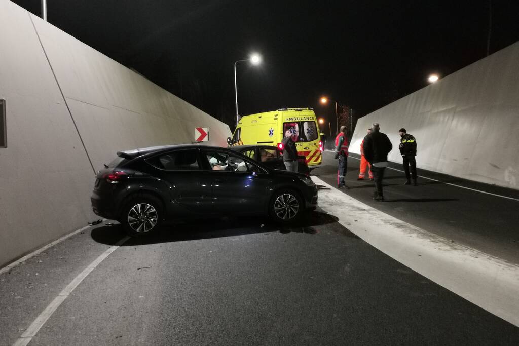 Veel schade bij ongeval tussen twee auto's