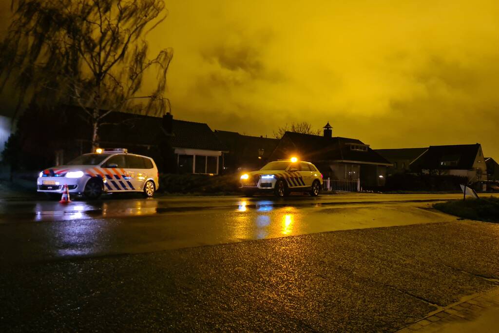 Omstanders redden fietser uit water