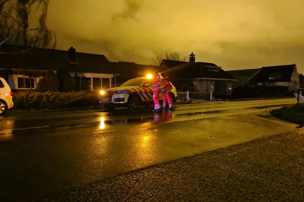 Omstanders redden fietser uit water