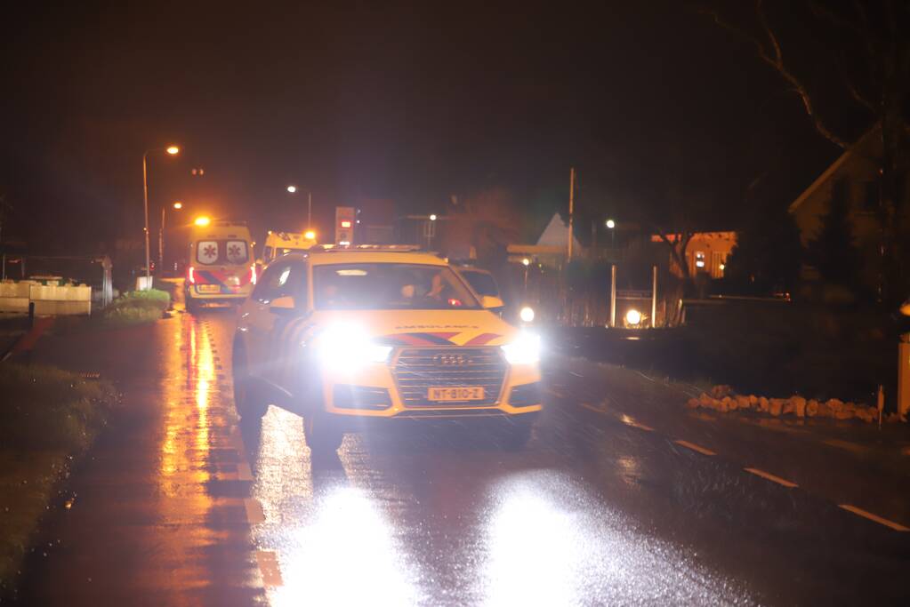 Omstanders redden fietser uit water