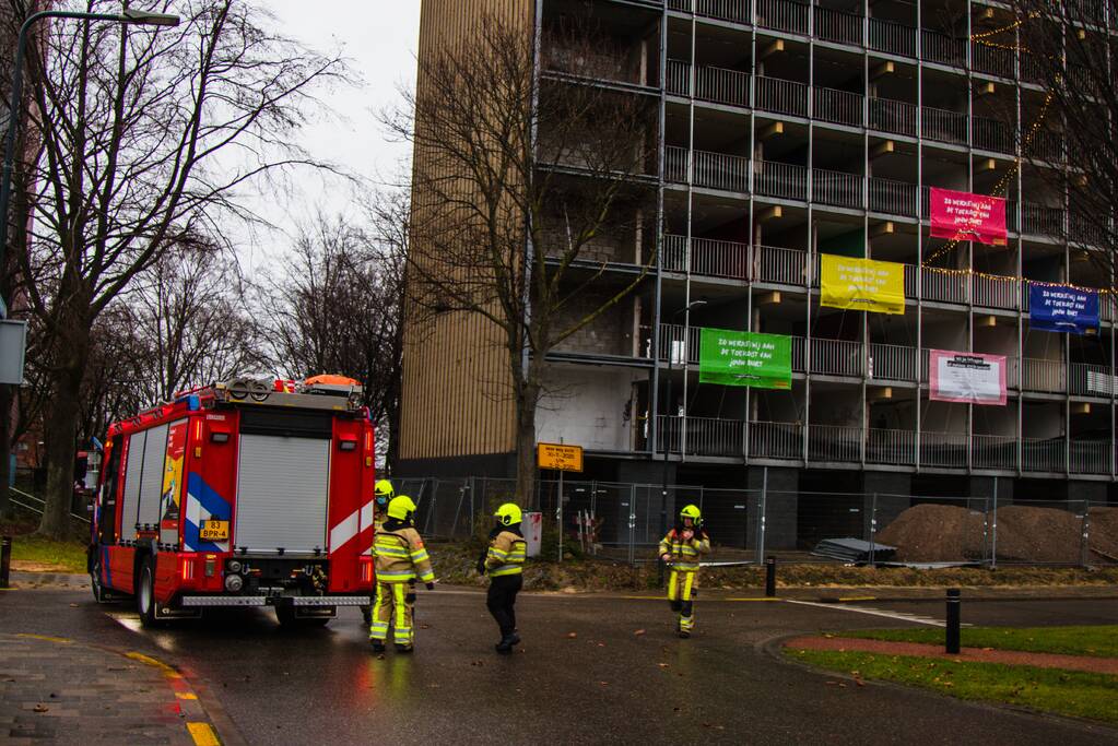 Groot gebied afgesloten door rondvliegend puin