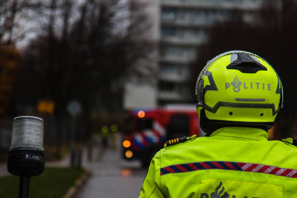 Groot gebied afgesloten door rondvliegend puin