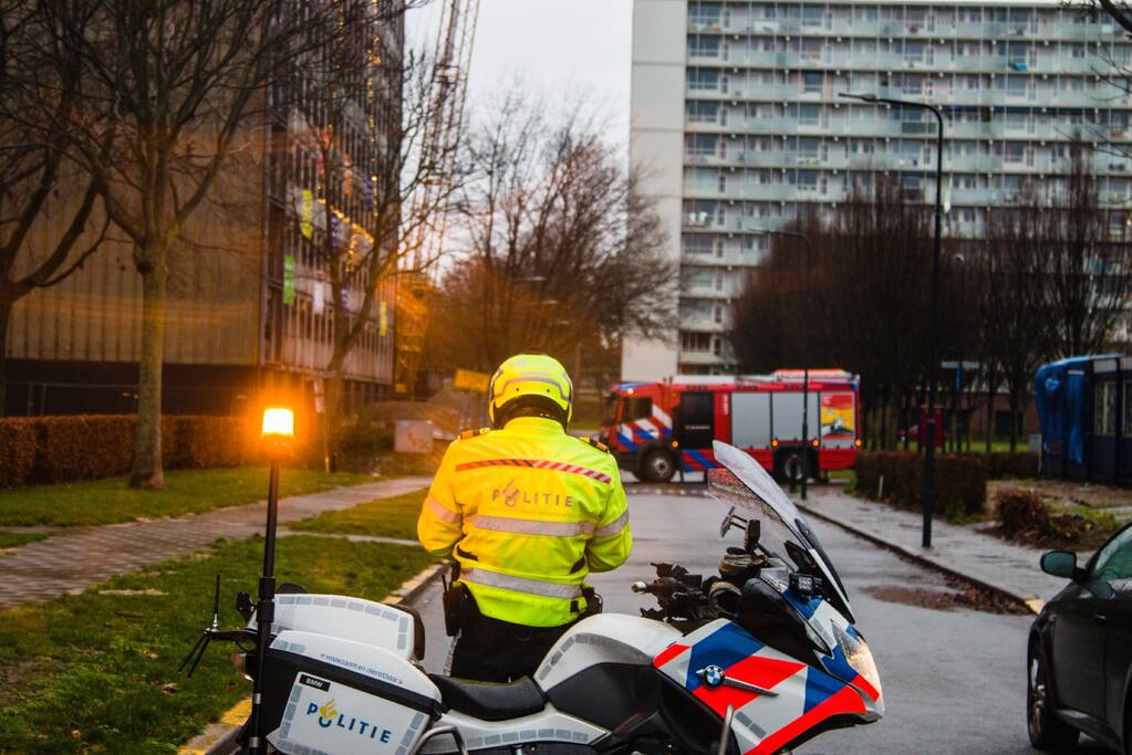 Groot gebied afgesloten door rondvliegend puin