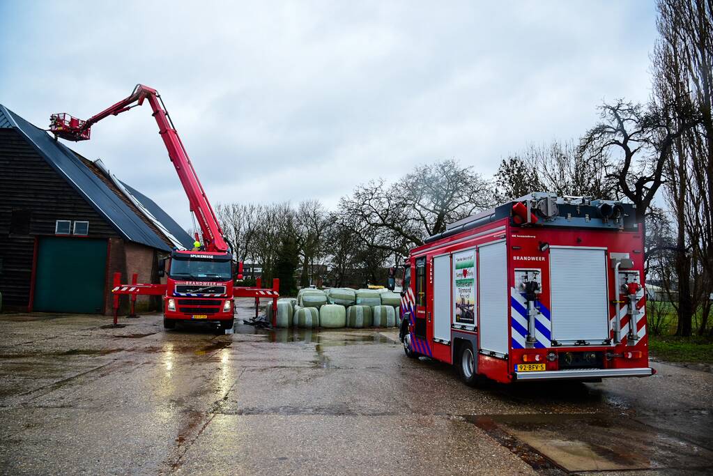 Dak waait weg van boerenstal