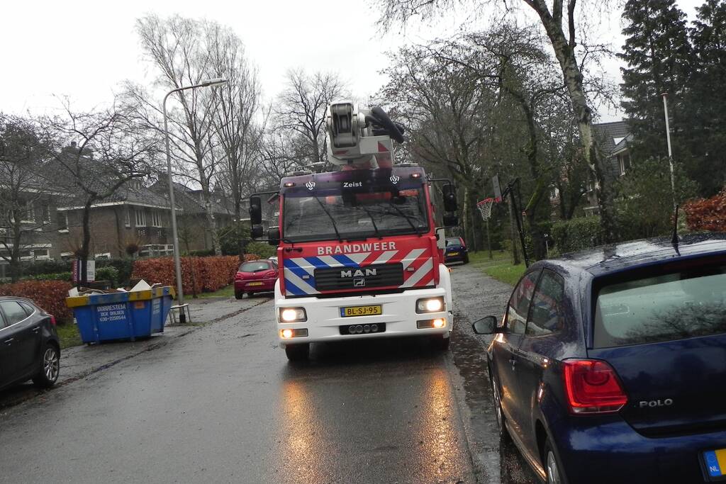 Dakkapel losgeschoten door de wind